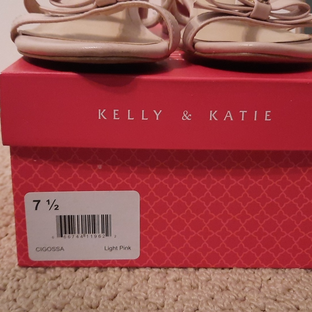 Light pink low heel sandal - Picture 2 of 5